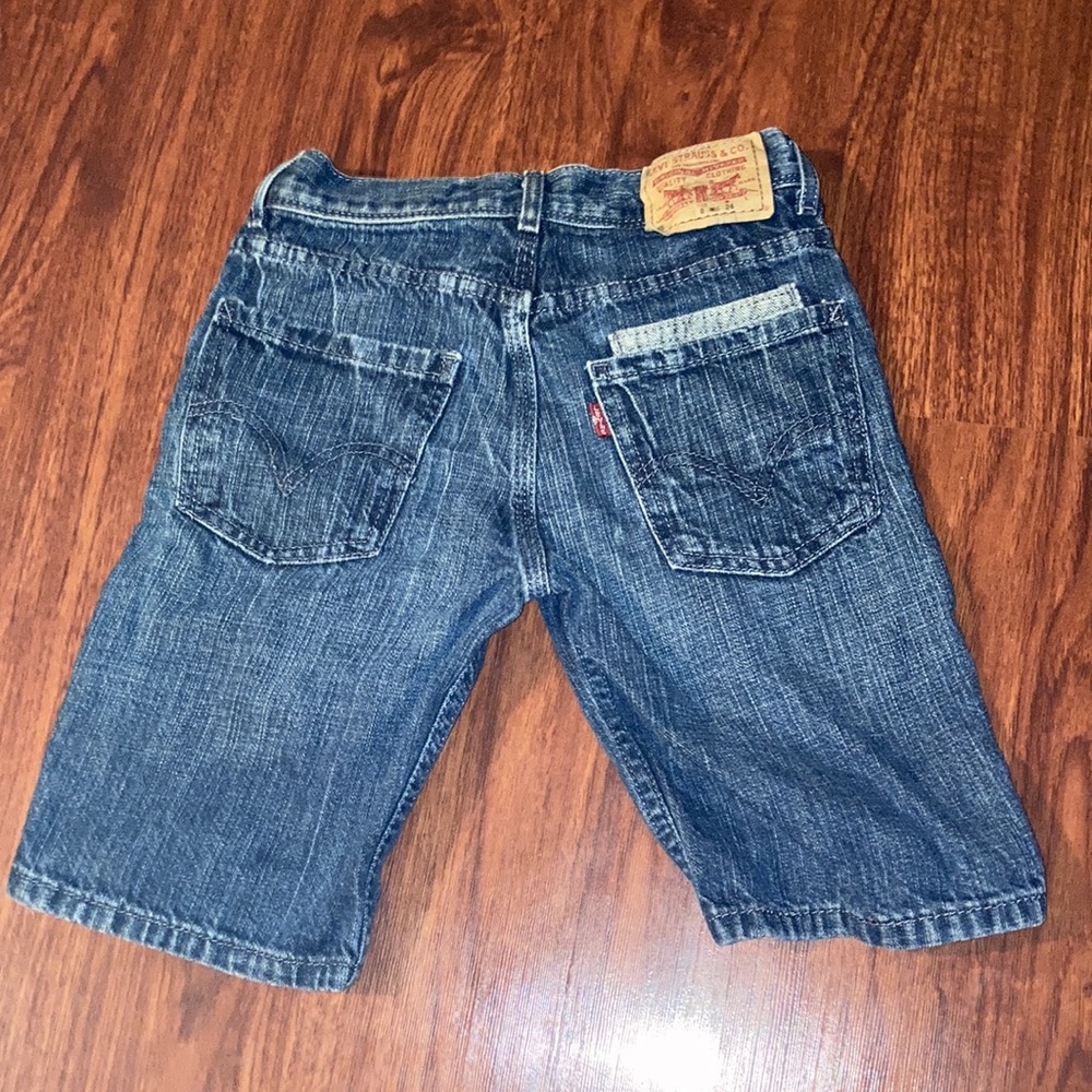 Levi Strauss jean shorts. Boys size 8 - Picture 3 of 5
